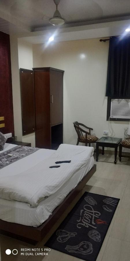 Adb Rooms Udhav Palace New Delhi Eksteriør billede