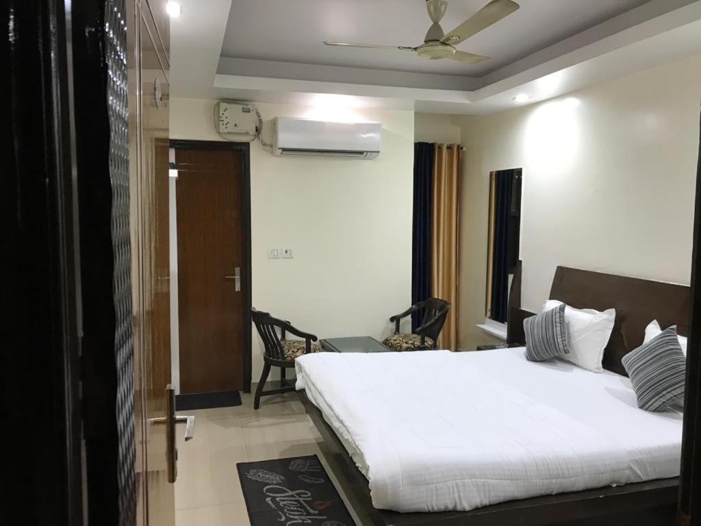 Adb Rooms Udhav Palace New Delhi Eksteriør billede