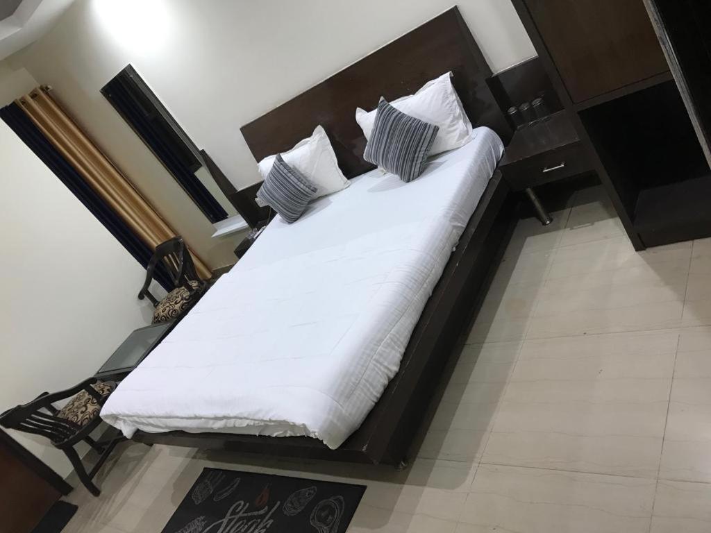Adb Rooms Udhav Palace New Delhi Eksteriør billede